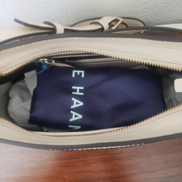 COLE HAAN LEATHER CROSSBODY BAG - Picture 6 of 7